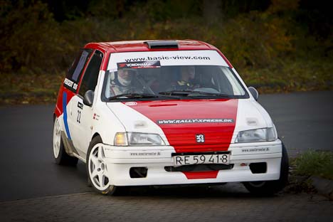 Kasper Rasmussen vandt klasse 4 i sin Peugeot 106 kit-car efter et tæt opgør mod Klaus D. Kristiansen.
(Foto: Bjørn Johansson / <A HREF="http://www.bjohansson.dk" TARGET=_blank >bjohansson.dk</A>)